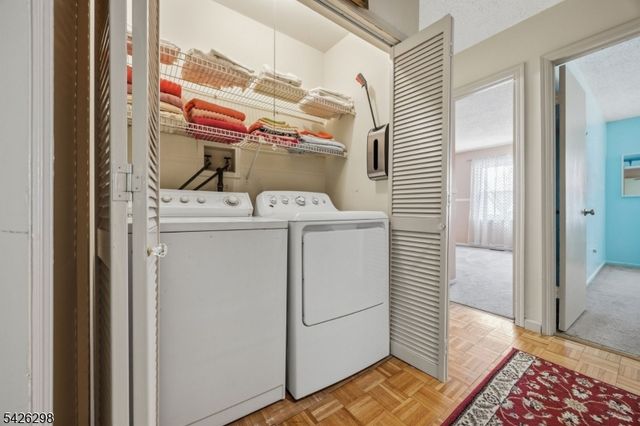 8 Tall Oaks Ct, Sayreville Boro, NJ 08859