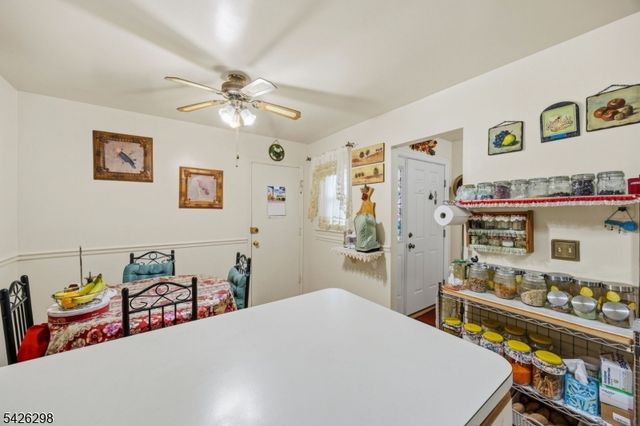 8 Tall Oaks Ct, Sayreville Boro, NJ 08859