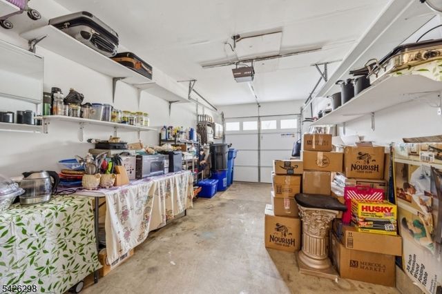 8 Tall Oaks Ct, Sayreville Boro, NJ 08859