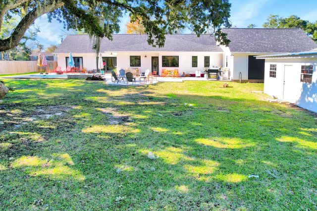 295 County Road 687, Angleton, TX 77515