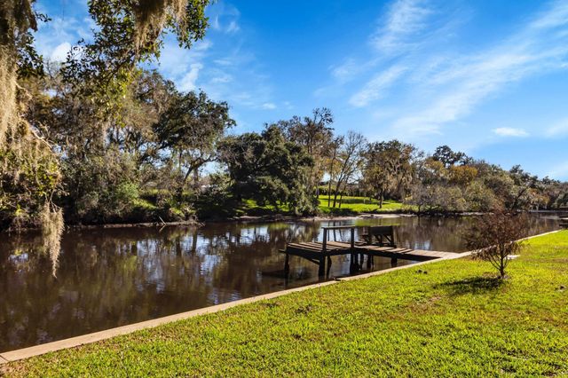 295 County Road 687, Angleton, TX 77515