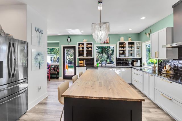 295 County Road 687, Angleton, TX 77515