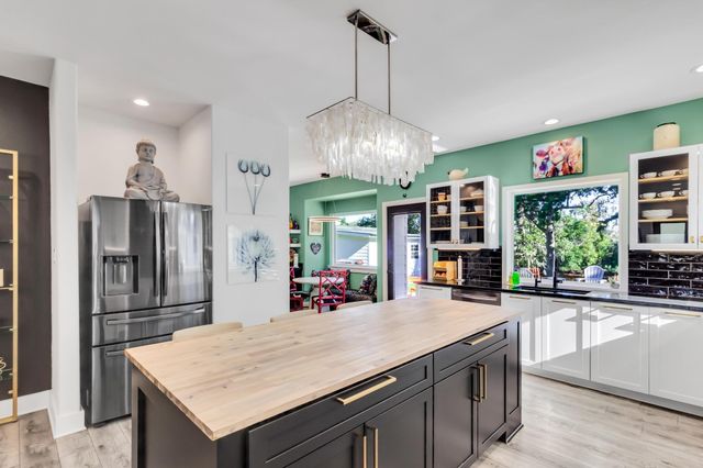 295 County Road 687, Angleton, TX 77515