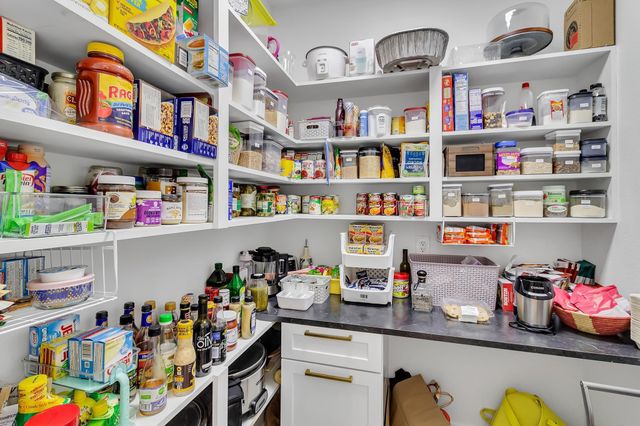 295 County Road 687, Angleton, TX 77515