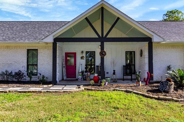 295 County Road 687, Angleton, TX 77515