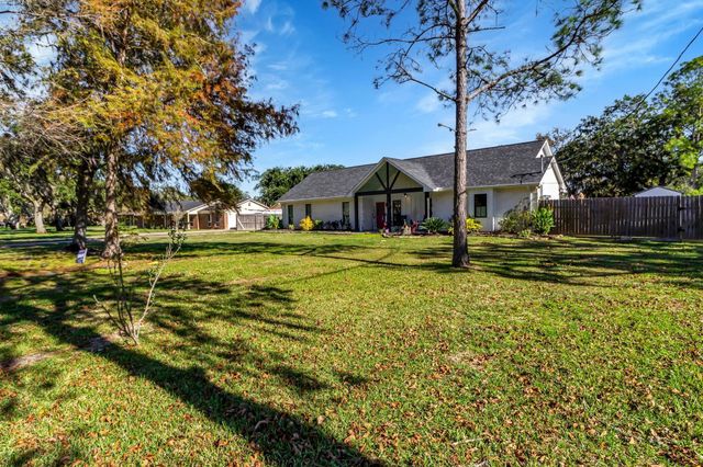 295 County Road 687, Angleton, TX 77515