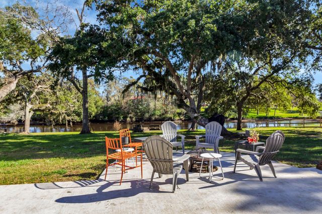 295 County Road 687, Angleton, TX 77515