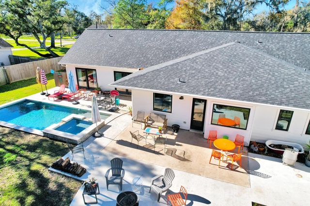 295 County Road 687, Angleton, TX 77515