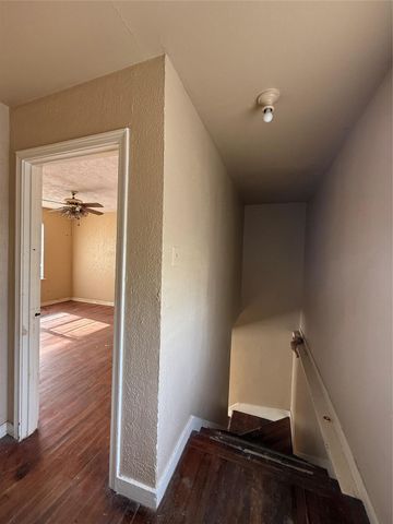 1217 3rd Avenue N, Texas City, TX 77590