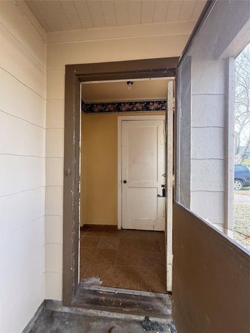 1217 3rd Avenue N, Texas City, TX 77590