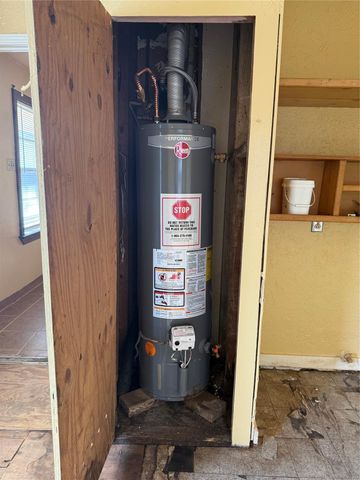 1217 3rd Avenue N, Texas City, TX 77590