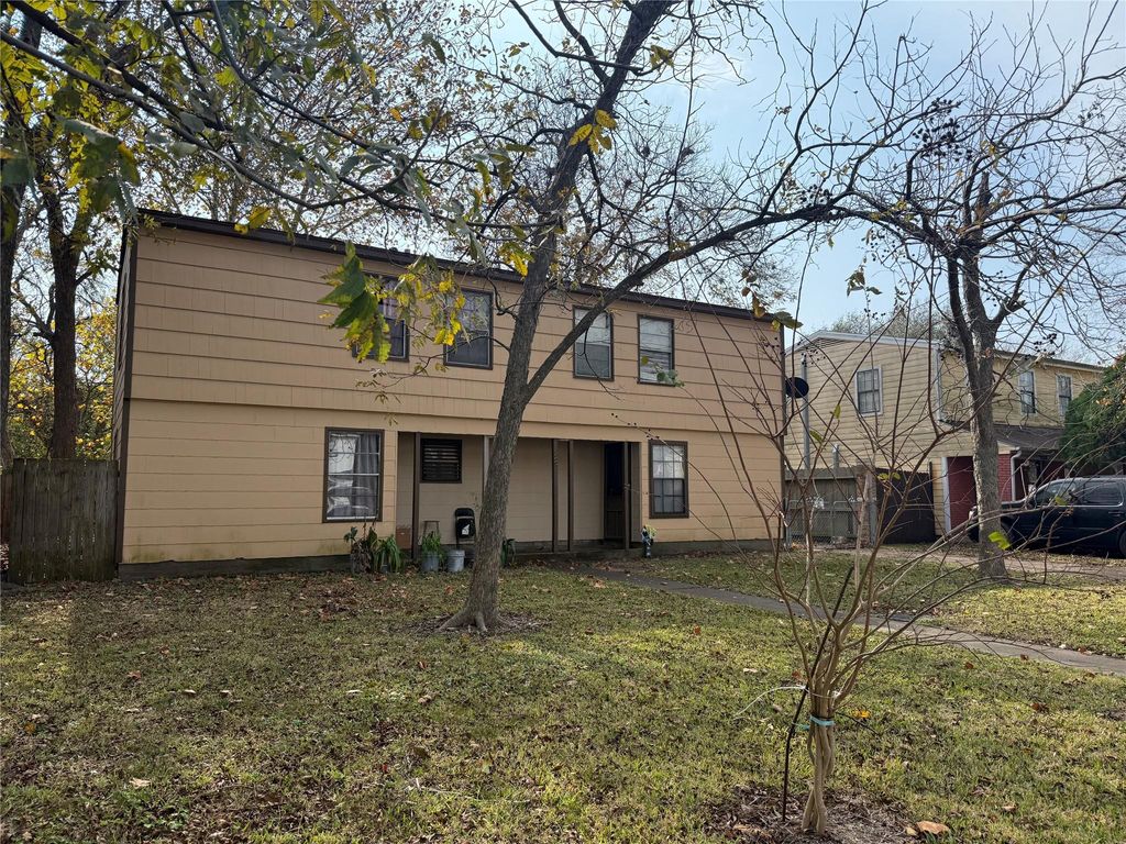 1217 3rd Avenue N, Texas City, TX 77590