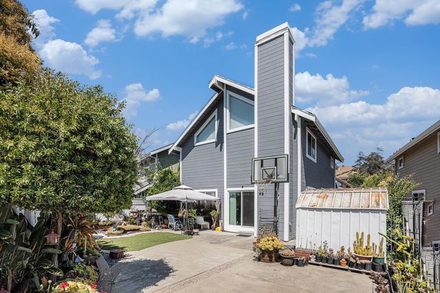 111 Overacker Ter, Fremont, CA 94536