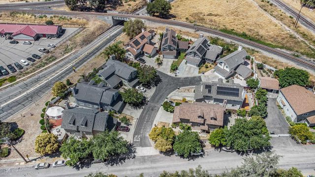 111 Overacker Ter, Fremont, CA 94536