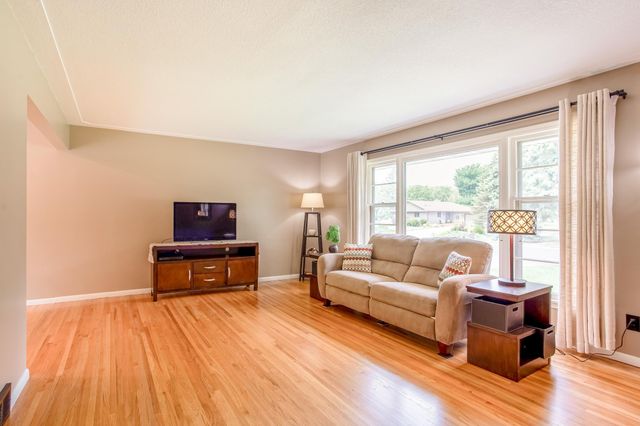 80 Logan Parkway NE, Fridley, MN 55432
