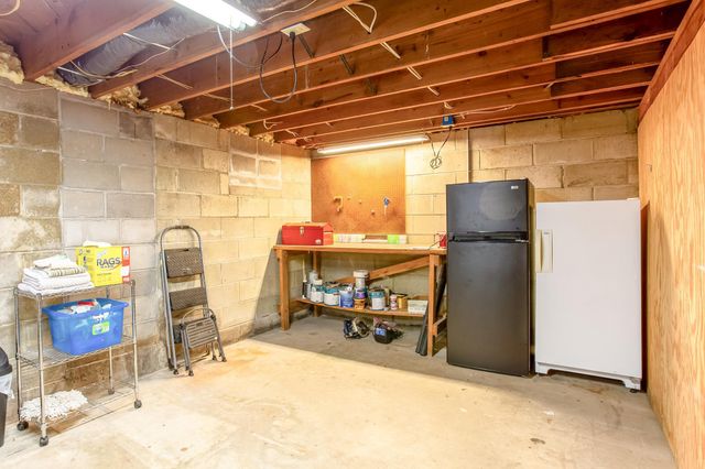 80 Logan Parkway NE, Fridley, MN 55432