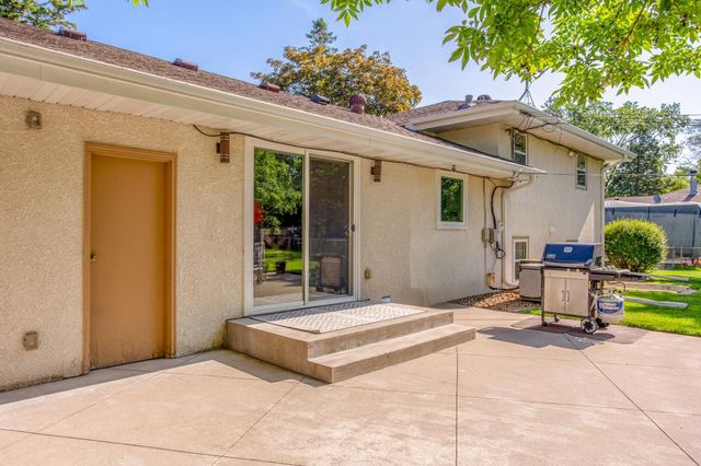 80 Logan Parkway NE, Fridley, MN 55432