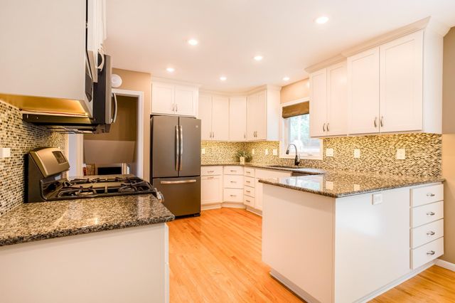 80 Logan Parkway NE, Fridley, MN 55432