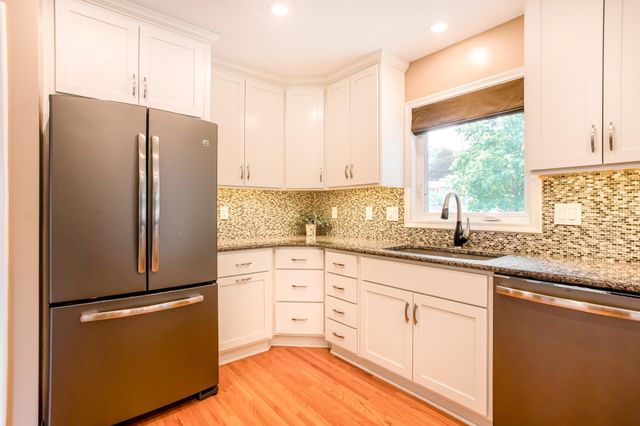 80 Logan Parkway NE, Fridley, MN 55432