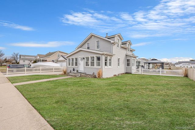 244 S Bayview Avenue, Amityville, NY 11701
