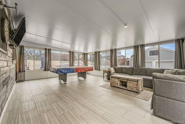 244 S Bayview Avenue, Amityville, NY 11701