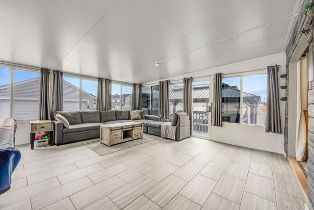 244 S Bayview Avenue, Amityville, NY 11701