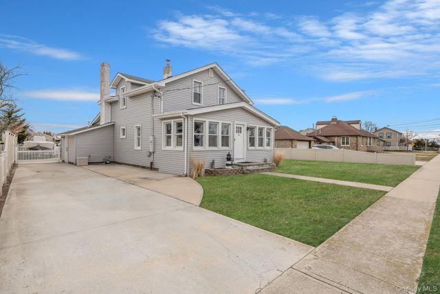 244 S Bayview Avenue, Amityville, NY 11701