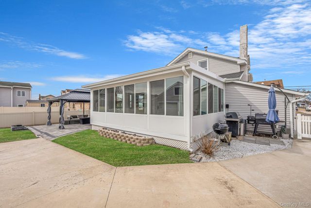 244 S Bayview Avenue, Amityville, NY 11701