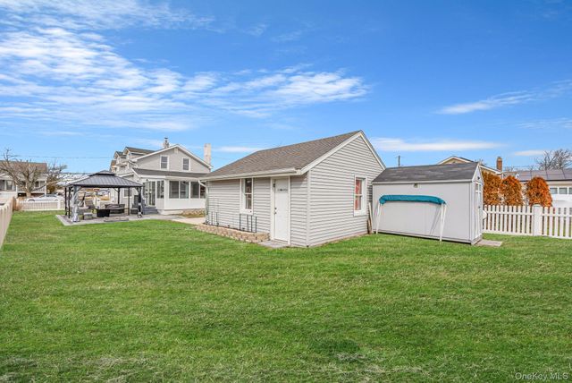 244 S Bayview Avenue, Amityville, NY 11701