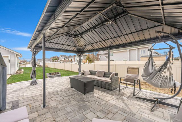 244 S Bayview Avenue, Amityville, NY 11701