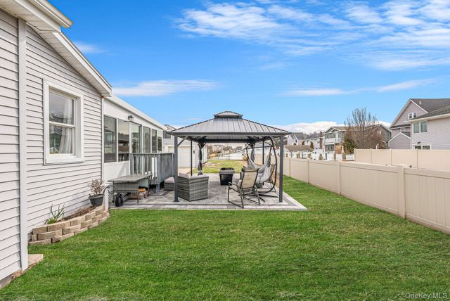 244 S Bayview Avenue, Amityville, NY 11701