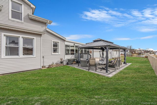 244 S Bayview Avenue, Amityville, NY 11701