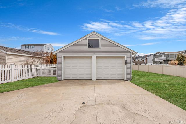 244 S Bayview Avenue, Amityville, NY 11701