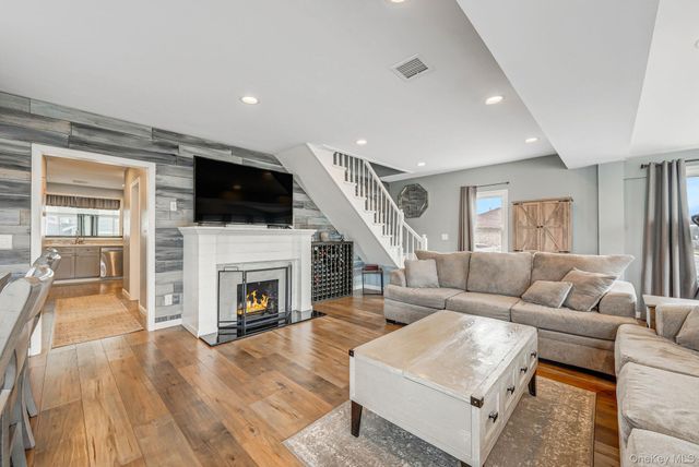 244 S Bayview Avenue, Amityville, NY 11701