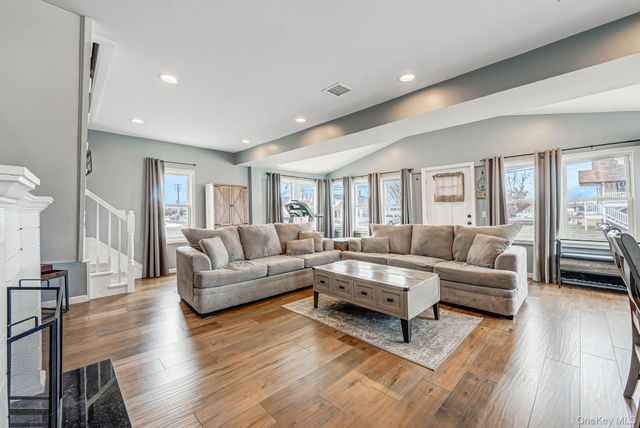 244 S Bayview Avenue, Amityville, NY 11701