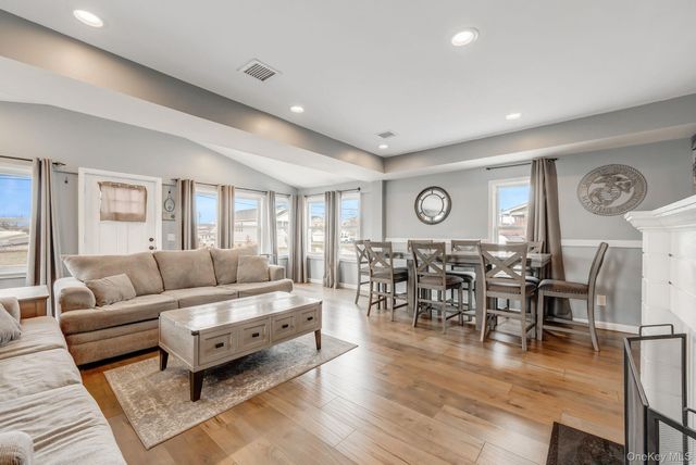 244 S Bayview Avenue, Amityville, NY 11701