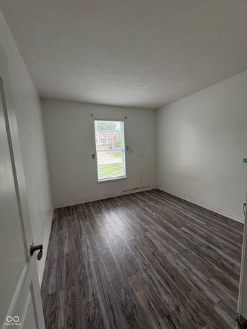 206 Meridian Gardens Lane, Indianapolis, IN 46217