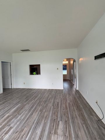 206 Meridian Gardens Lane, Indianapolis, IN 46217
