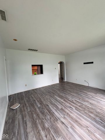 206 Meridian Gardens Lane, Indianapolis, IN 46217