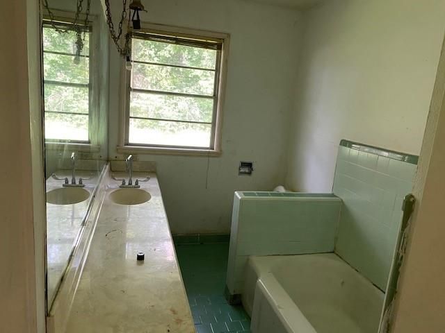 705 W Norris Street, El Campo, TX 77437