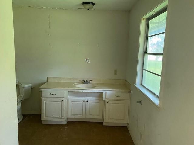 705 W Norris Street, El Campo, TX 77437