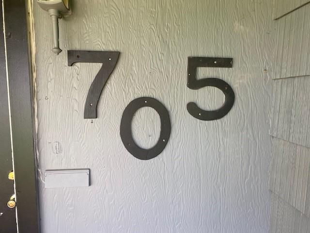 705 W Norris Street, El Campo, TX 77437