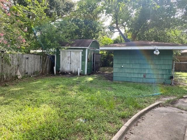 705 W Norris Street, El Campo, TX 77437