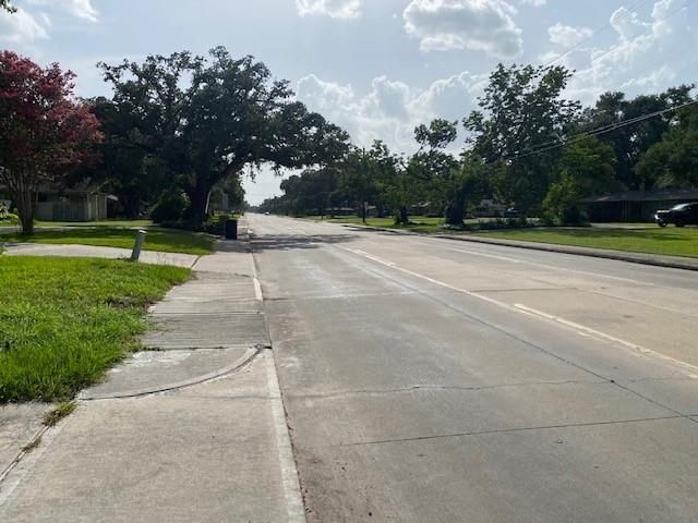 705 W Norris Street, El Campo, TX 77437