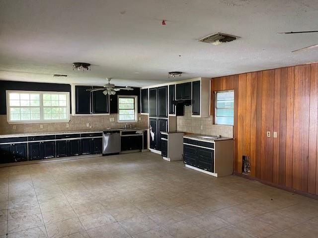 705 W Norris Street, El Campo, TX 77437