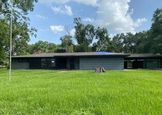 705 W Norris Street, El Campo, TX 77437