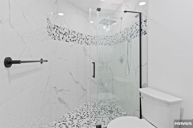 418 E Brinkerhoff Avenue, Palisades Park, NJ 07650