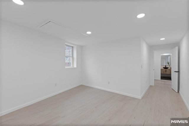 418 E Brinkerhoff Avenue, Palisades Park, NJ 07650