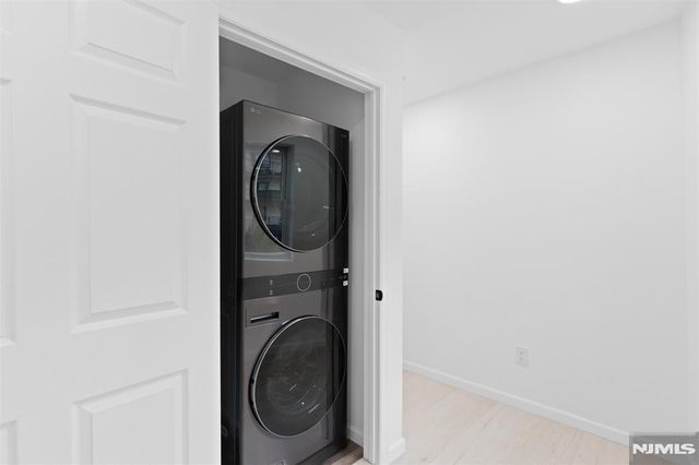 418 E Brinkerhoff Avenue, Palisades Park, NJ 07650