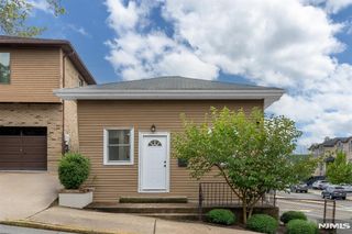 418 E Brinkerhoff Avenue, Palisades Park, NJ 07650